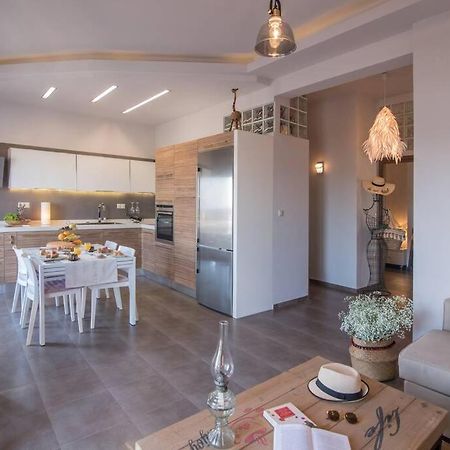 Ioanna Bayview Luxury Apartment เอียราเปตรา ภายนอก รูปภาพ